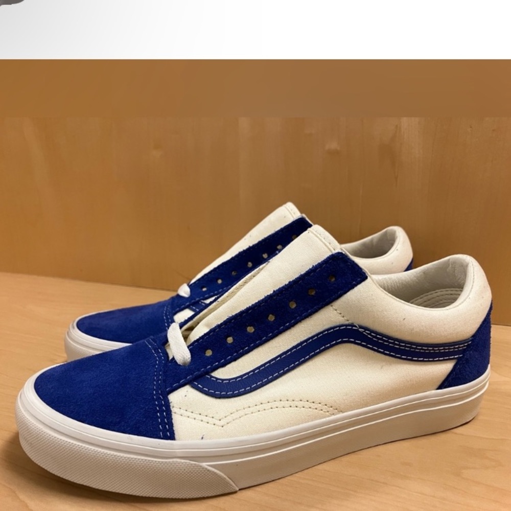 Vans Unisex Mens 9.5/Womens 11 Blue and White Sneakers NWOT